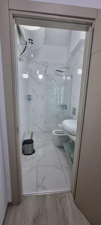 Suncoast Rooms Port Side Sarandë エクステリア 写真