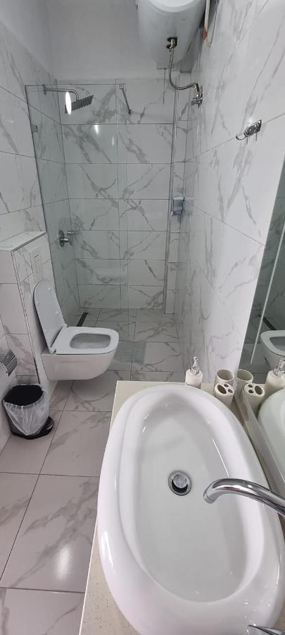 Suncoast Rooms Port Side Sarandë エクステリア 写真
