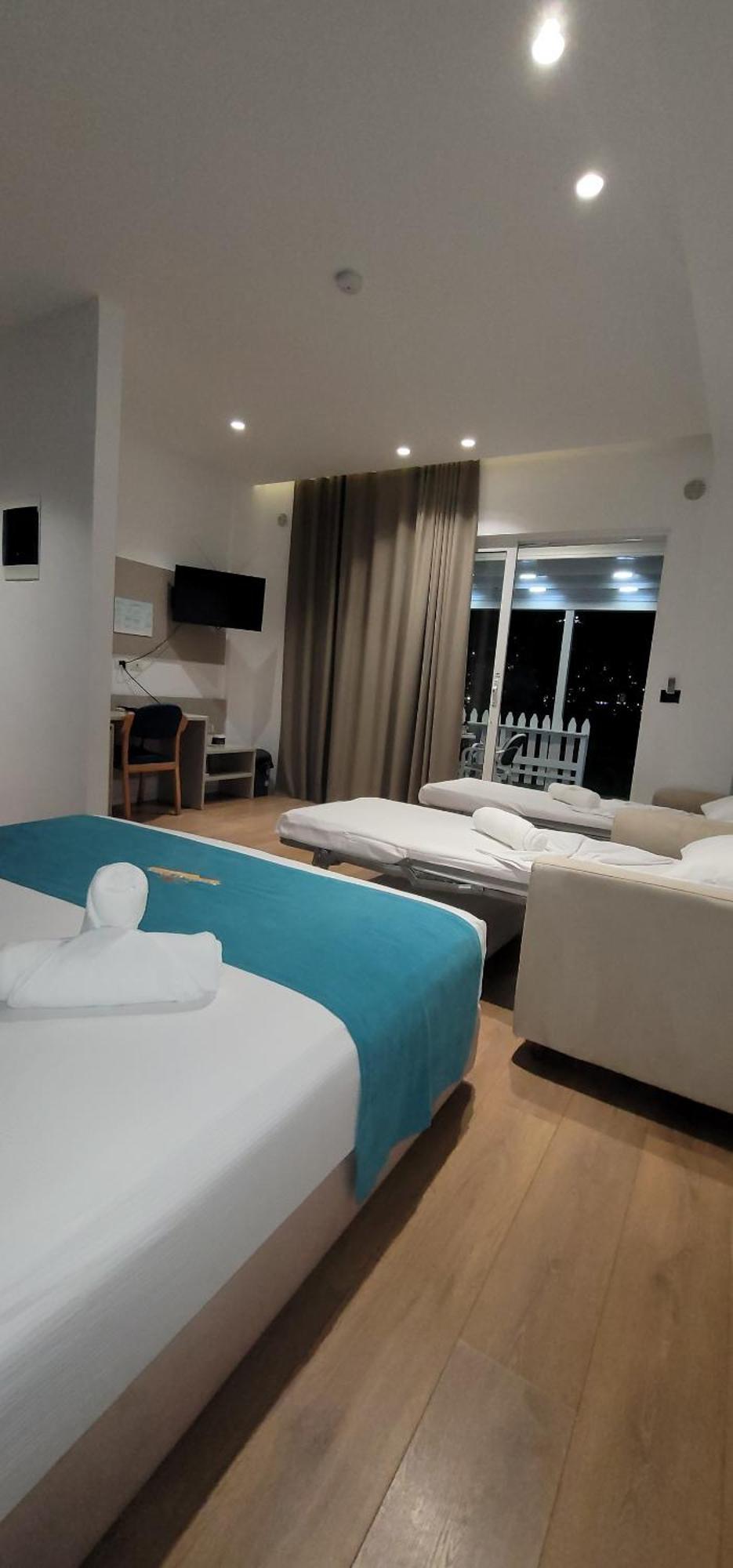 Suncoast Rooms Port Side Sarandë エクステリア 写真