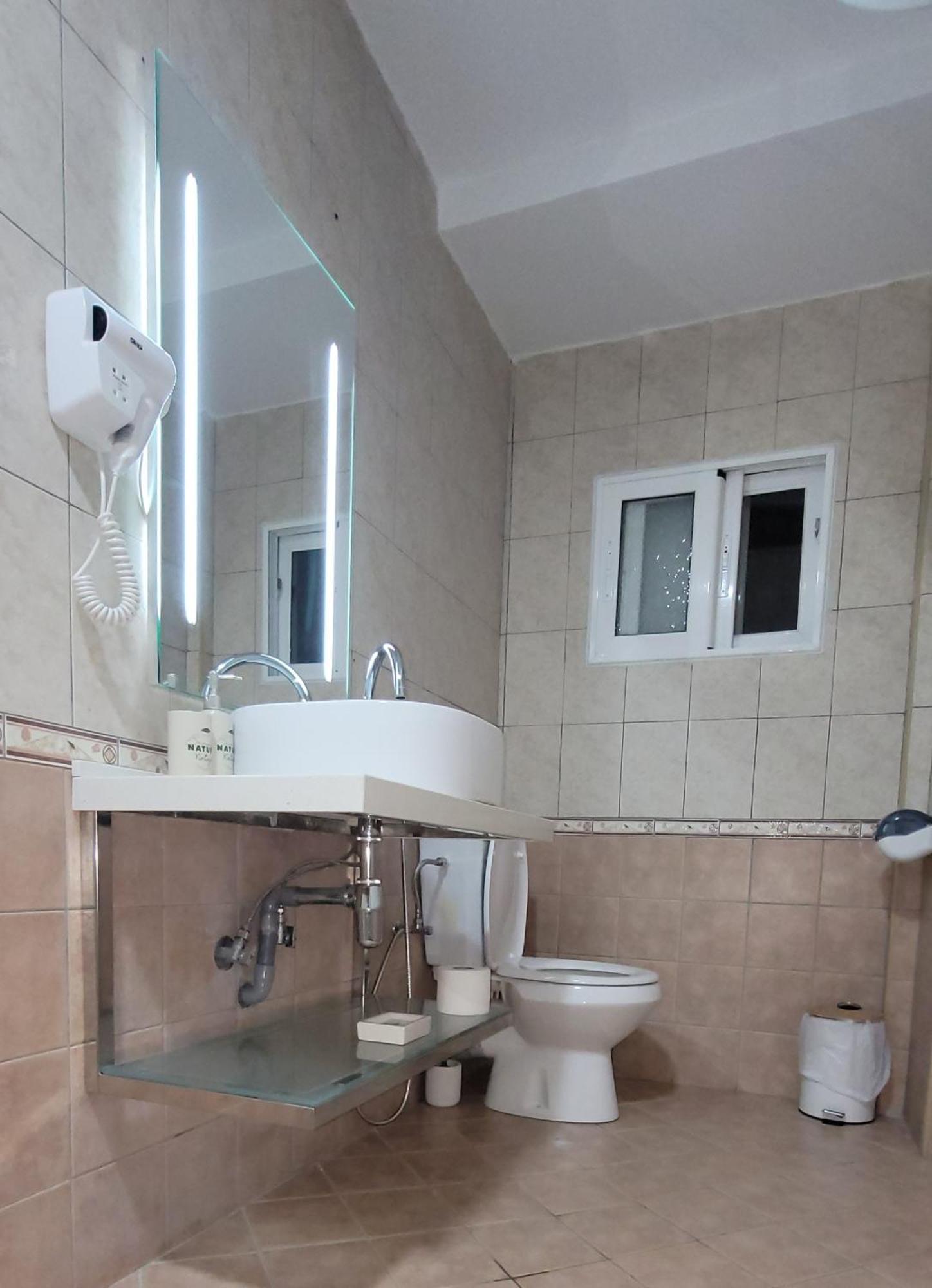 Suncoast Rooms Port Side Sarandë エクステリア 写真