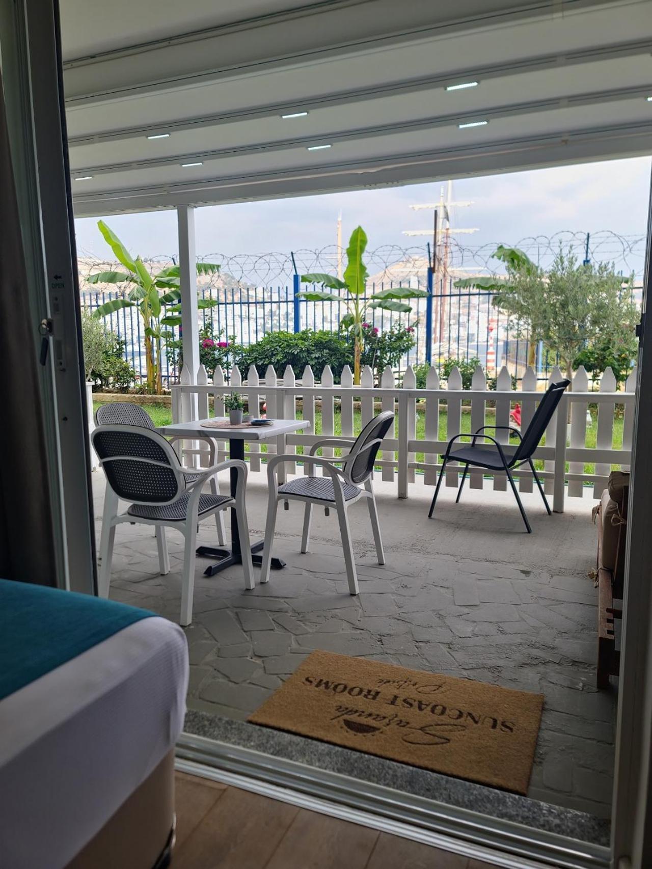 Suncoast Rooms Port Side Sarandë エクステリア 写真